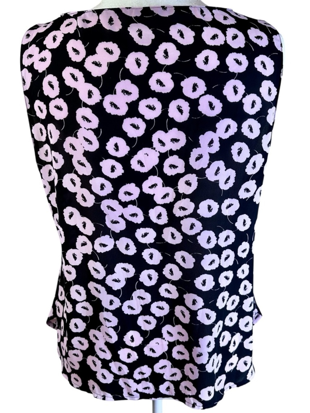 LOFT Black Sleeveless Blouse with Lilac Floral Pattern and Front Ruffle Size LP - Picture 6 of 11
